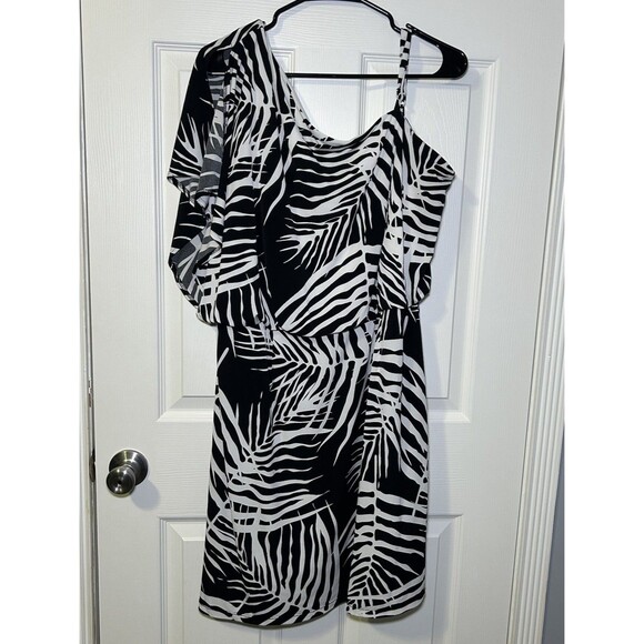 CATO Women’s Off One Shoulder Black & White Palm Print Dress Size XL - Picture 1 of 7